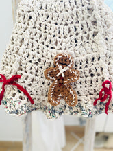 Load image into Gallery viewer, Gingerbread Tree Skirt Pattern