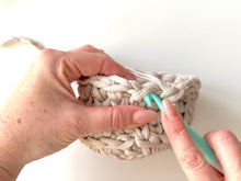 Load image into Gallery viewer, Mini Basket Pattern