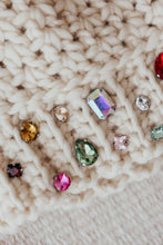 Load image into Gallery viewer, Easy crochet beanie for beginners | V stitch beanie crochet pattern