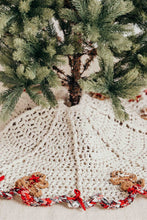 Load image into Gallery viewer, Gingerbread Tree Skirt Pattern