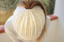Load image into Gallery viewer, Messy Bun Beanie Pattern