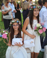 Load image into Gallery viewer, flower girls with boho crochet style bags and flowers