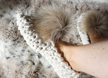 Load image into Gallery viewer, white textured slippers with pom poms
