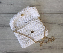 Load image into Gallery viewer, snap button crochet purse with gold chain
