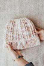 Load image into Gallery viewer, Messy Bun Beanie Pattern

