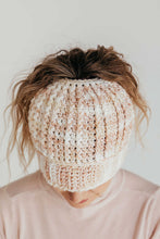 Load image into Gallery viewer, Messy Bun Beanie Pattern
