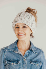 Load image into Gallery viewer, Messy Bun Beanie Pattern
