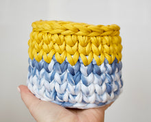 Load image into Gallery viewer, free basket pattern with t-shirt yarn
