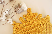Load image into Gallery viewer, yellow crochet maple leaf with cotton 

